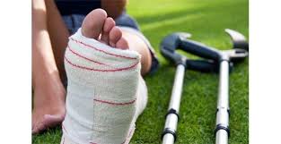 Elle se produit souvent après une torsion du pied. Top 10 Des Bobos De L Ete Savez Vous Vraiment Quoi Faire En Cas De Foulure Entorse Et Autre Rennes Maville Com