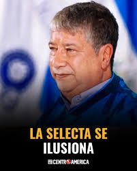 🇸🇻 El exentrenador del FAS había dicho que el colombiano "parece que no  olvida que se vistió de blanco" 😳🔥