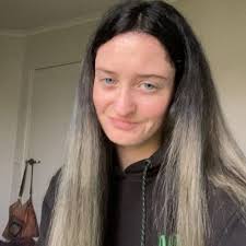 Rear clunking noise when shifting gears in a Falcon