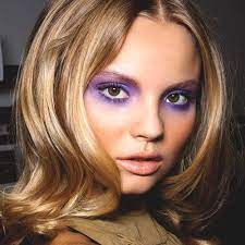 12 Glamorous Makeup Ideas For Prom 70s Hair And Makeup Disco Makeup 70s Disco Makeup