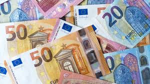 Wegen Hoher Nachfrage Einzelne Banken Begrenzen Bargeldausgabe Christian Siedenbiedel