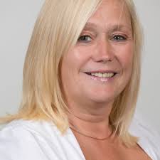 Officially finished university with a 2:1🥳 After balancing my studies with  netball and travelling to Cardiff twice a week for the past two years I am  so buzzing to finish