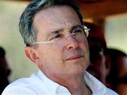 ¿álvaro uribe vélez representa un gobierno paramilitar? Excomandante De Las Auc Involucra Al Expresidente Alvaro Uribe Velez Con Creacion De Grupos Paramilitares Actualidad W Radio Colombia