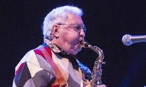 The first significant jazz saxophonists did not play the what are by 1921 he was already playing in his first major gig with mamie smith's jazz hounds. Lee Konitz Jazz Saxophonist With 75 Year Career Dies Of Coronavirus Aged 92 Lee Konitz The Guardian
