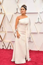 Salma hayek narrowly averts a wardrobe malfunction in a plunging bavarian dress on german tv. Salma Hayek Looks Like A Goddess In Stunning White Dress At The Oscars