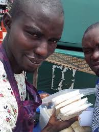 I COUNTED CARS...I LOST COUNT. 1, 2, 3, i lost count as President Goodluck Jonathan's  fleet of cars stilled movement in Warri