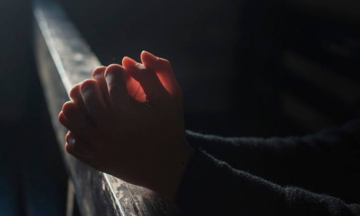 Una oración para recuperar la plegaria - Yo Influyo