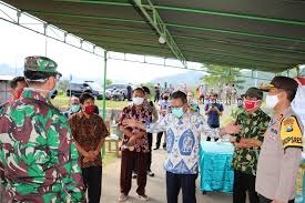 Nggak hanya ke pantai, anda juga bisa ke waterpark yang terletak di tengah kota coto ini. Indartato Tinjau Zona Merah Covid 19 Pemerintah Kabupaten Pacitan