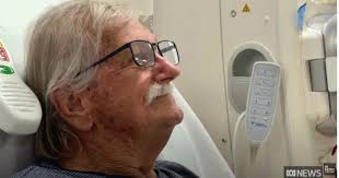 Visually impaired cancer survivor cheers everyone at hospital with his  incredible artistry