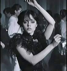 In a world full of Kardashian's be a HALLOWQUEEN 🖤