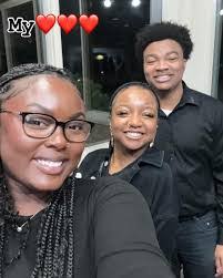 Dee Mcqueen's Instagram, Twitter & Facebook