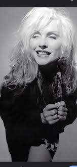 Just some random thoughts: while one respects Mamie's choices and wishes  her all the best in whatever she does, one is sad that she is no longer in  Dea Matrona. Mamie fit