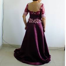 Gaun pesta wanita terbaru dengan kombinasi bahan brokat yang sangat cantik dan kombinasi payet pada bagian rok yang akan membuat kamu terlihat pemesanan produk: Gaun Pesta Nikahan Mama Maroon Magenta Fesyen Wanita Pakaian Wanita Gaun Rok Di Carousell