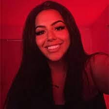 Ashley Auxier's Instagram, Twitter & Facebook