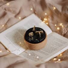 Une s�ance de relaxation ne peut en aucun cas se substituer � un diagnostic dans le cas o� vous vous endormiriez, cela est possible mais peu probable puisque c�est une relaxation dynamique a distance � comme en cabinet. Morphee Box Pour Mediter Ou S Endormir Meditation Pour Dormir Seance Relaxation