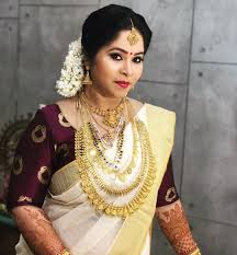 No artificiality, loved the way you talked. Binzugopalan Binzu Gopalan Makeupartist Javitha Keralabride Keralawedding Binzugopalanbrides
