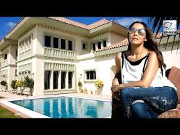Shahrukh khan's house was renamed mannat which means vows to the gods and is located in bandra, mumbai. Shah Rukh Khan S Luxurious Villa In Dubai Inside Picrtures Lehrentv Youtube