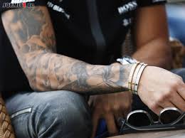 Born 17 october 1979), nicknamed the iceman, is a finnish racing driver currently driving in formula one for alfa romeo. Body Check Das Steckt Hinter Den Tattoos Von Hamilton Und Ricciardo