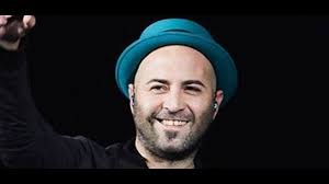Benvenuto nella pagina ufficiale di giuliano sangiorgi i contenuti sono curati dallo staff. Ilaria Macchia Moglie Giuliano Sangiorgi La Coppia Ha Un Segreto Youtube
