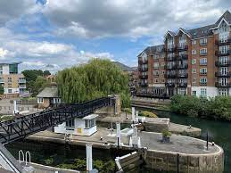 In around ad 60, it was destroyed by the iceni led by their queen boudica. Magpie And Crown Brentford Restaurant Bewertungen Telefonnummer Fotos Tripadvisor