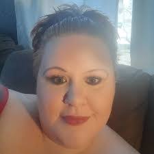 Lacy Schmidt's Instagram, Twitter & Facebook