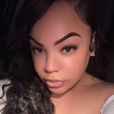 Clarissa Wallace (@xoxocwallxoxo)