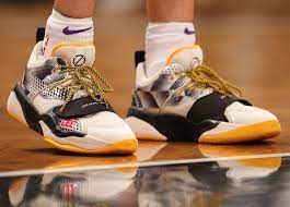 Lonzo ball is an american guard on the new orleans pelicans and wears nike kobe 5 protro shoes on court. Lonzo Ball Informed Lakers He Would Wear Kobe Bryant S Signature Shoe If Big Baller Brand Model Was Factor In Ankle Injuries Lakers Nation
