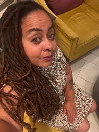 It's way too many perms and weaves where I am please show me some locs !!!!  I know I'm not the only one NaPtUrAl 🙌🏻 FLOOD IT 🤸‍♂️🌻 I'm committed  are you?