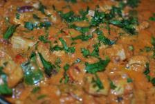 The garlic, ginger, and spices in the marinade infuse it with lots of flavor. Pui Indian Chicken Tikka Masala Mondocucina Ro