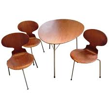 Arne Jacobsen Design Three Legged Egg Table With Three Ant Chairs All In Teak In 2020 Ant Chair Chair Teak