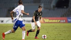 Florian Neuhaus Ich Will Regelmassig Zur Stammelf Zahlen Dfb Deutscher Fussball Bund E V