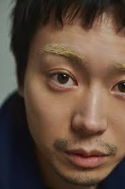 菅田将暉インタビュー】「お芝居は修業のようなもの。エンジンをでかくしておかないと持たない」【映画『Cloud クラウド』】 | UOMO