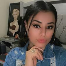 Alma Cabello's Instagram, Twitter & Facebook