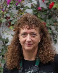 Art that makes you feel at home 🖼️ . Artwork by Susan Croy at the  @roxartsgallery