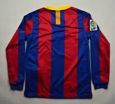 The right place to find the brand new products of the blaugranas, giving you the opportunity to wear its colours wherever you go. 2010 11 Fc Barcelona Longsleeve Shirt S Boys 128 140 Cm Football Soccer European Clubs Spanish Clubs Fc Barcelona Classic Shirts Com