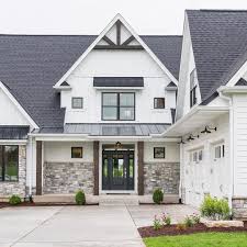 Black And White Exterior Modern Homes Modern Farmhouse White Exterior Black Windows Farmhouse Modernfarmhouse Whiteexterior White Farmhouse Exterior White Exterior Houses Dream House Exterior