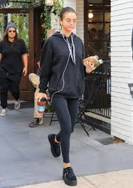 — selena gomez update (@gomezisland) july 25, 2016. Selena Gomez Hoodie Selena Gomez Outfits Girl Fashion Style Selena Gomez Casual