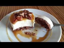 لايت تشيز كيك بصوص الكراميل وجوز البيكان Food Recipes Cheesecake