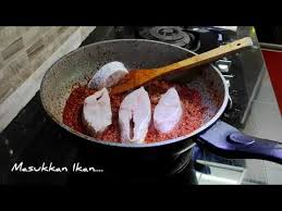 Masakan asam pedas terkenal dalam masyarakat melayu di malaysia khususnya di negeri melaka dan johor. Asam Pedas Ikan Jenahak Youtube