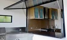 Ventana para toldo de cocina, solución comercial con puntal ...