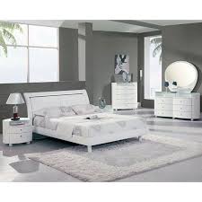 This platform bed makes it easy to rest in comfort and style night after night. Emily White Platform Bedroom Set Global Furniture Furniturepick