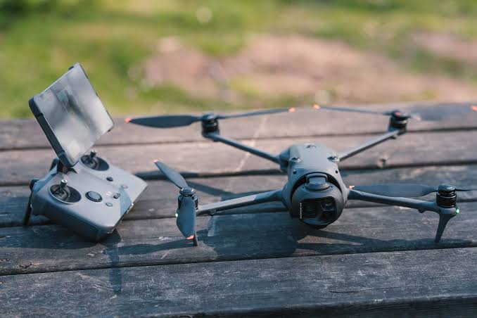DJI Mavic 4 Pro prémium utazási drón
