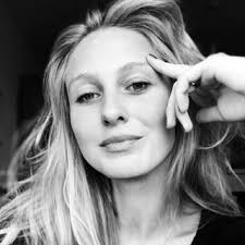 Email Address of @julia.crone Instagram Influencer Profile