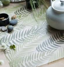 epingle par blancollection sur vert chemins de table nuances de vert set de table