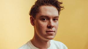 Meet the Director: Evan Daves ("Nudes")