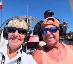 A wonderful day at Versailles! The first 3 pics show the hall of mirrors,  the inside of the palace and the front gates. The last 3 pics show Marie  Antoinette's “cottage” on