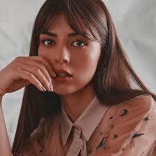 Nora Levin's Instagram, Twitter & Facebook