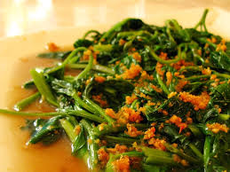 Adobong Kangkong Is Relatively New Vegetable Dish Made From Native River Spinach Cooked Adobo Style In Vinegar Soy Sauce Garlic Kangkong Recipe Recipes Food