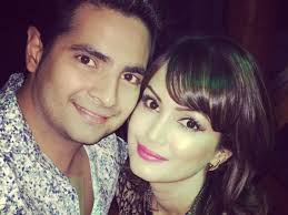 Karan mehra, nisha rawal, karan tacker, rithvik dhanjani & others attend christmas party yeh rishta kya kehlata hai star karan mehra wife nisha rawal at star walk fashion show. Wwboc2 Kqe9t4m
