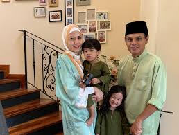 I try my challenge diet lisa surihani 16jam puasa makan. Lisa Surihani Berhijab
